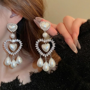 Orecchini Pendenti Cuore Künstliche Perle Strass Zircone Rame Gioielli Elegante Matrimonio Festa Donna Silver Earring Post