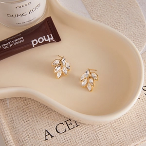 Klassische 18K vergoldete Edelstahl-Ohrstecker mit Marquise-Strasssteinen in Blattform