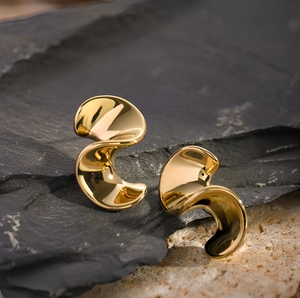 Elegant 18k gold plated S-shaped spiral earrings made of premium stainless steel