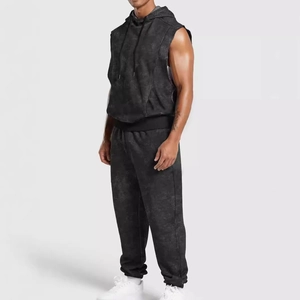 Ensemble streetwear pour hommes avec sweat à capuche sans manches délavé gris et pantalon