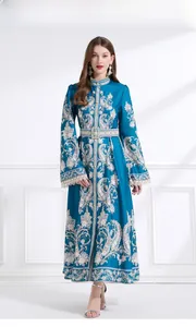 Vestido largo azul oscuro estilo exótico con estampado floral y encaje en puños