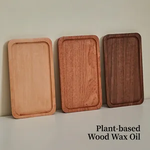 Set van drie rechthoekige houten dienbladen in natuurlijke en walnootfinish
