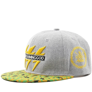 Hip hop style light grey baseball cap with embroidery and contrast yellow brim