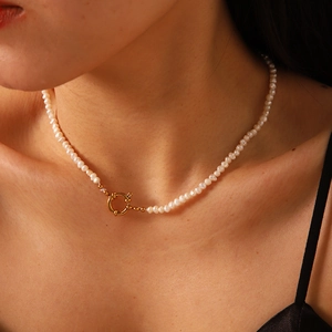Collier de perles d'eau douce naturelles vintage français avec fermoir à ressort doré