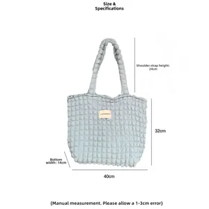 Tabella taglie dettagliata per borsa a tracolla nuvola blu con misure di altezza e larghezza