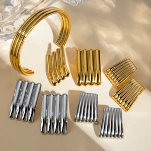 18k gold plated stainless steel triple layer ribbed open bangle and earrings set