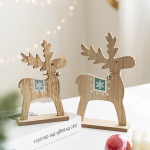 Lot de deux rennes de Noël en bois rustique avec cloches et flocons de neige
