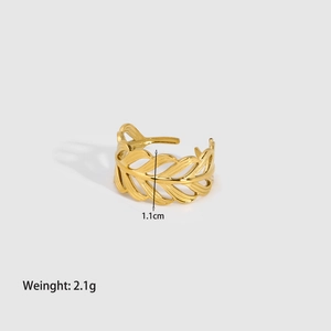Detail of adjustable gold feather ring with 1.1cm width and 2.1g weight specs