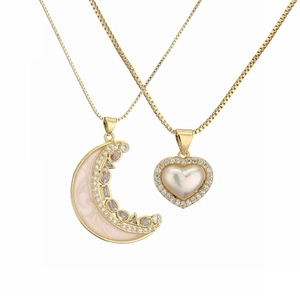Elegante Collana con Ciondolo in Rame Placcato Oro Micro Intarsio di Zirconia Cuore Luna Pianeta Catena Box Geometrica per Donna