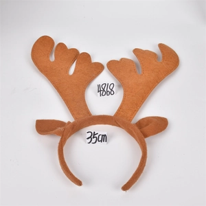 Detailed view of brown felt Christmas reindeer antlers headband with 35cm size tag