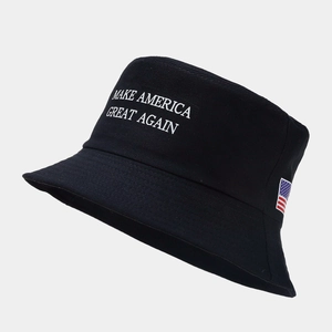 Détails de broderie Make America Great Again et patch drapeau US sur chapeau bob noir