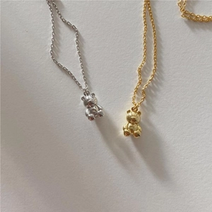 Minimalist 925 sterling silver bear pendant necklaces in gold and silver finishes