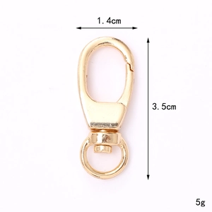 Detailed size view of gold star-shaped zinc alloy lobster clasp measuring 3.5cm by 1.4cm