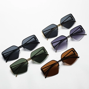 Fashionable oversized semi-rimless geometric sunglasses with metal temples for women