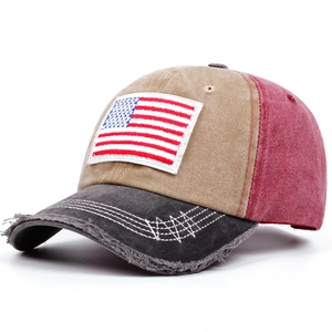 Cappellino baseball vintage con bandiera USA e design patchwork kaki rosso nero