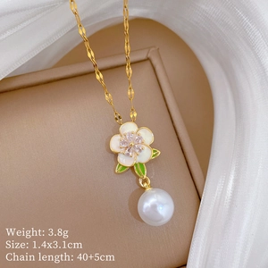 Détails du pendentif fleur avec perle et dimensions: 1.4x3.1cm, Poids 3.8g