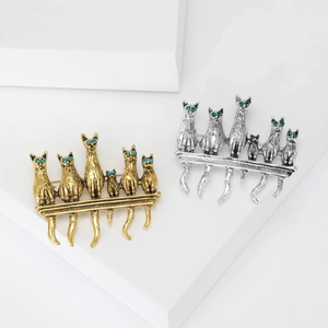 Vintage Alloy Cat Brooch For Women Six Felines Design Rhinestone Eyes Pin Badge Fashion Clothing Accessory Jewelry Gift