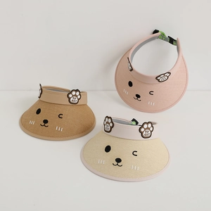 Cute cat-themed kids straw sun visor hat with embroidery and wide brim for summer travel