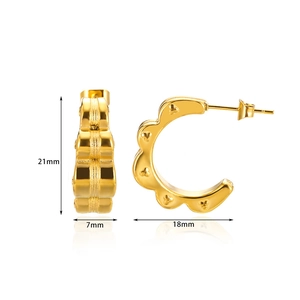 Detailed size parameters of gold scalloped wave C-shape hoop earrings with clover patterns