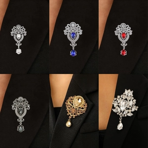 Retro Palace Style Crystal Brooch Alloy Rhinestone Teardrop Pendant Pin For Women Wedding Banquet Coat Dress Decoration Elegant