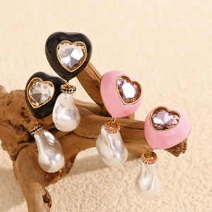 Baroque heart earrings with 18K gold plating, colorful rhinestones and hanging pearls