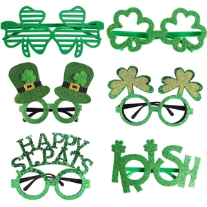 Pack of 6 St. Patrick's Day green glitter party glasses with clover and hat designs