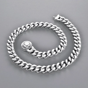 Close-up of 11mm silver Cuban chain featuring a polished magnetic clasp for men