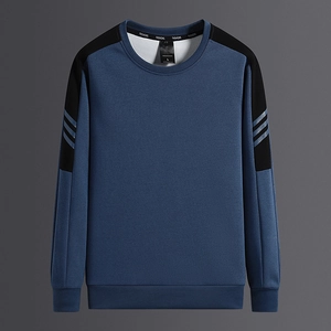 Sweat-shirt bleu marine pour homme avec manches raglan noires et détails de rayures grises