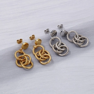 Détails de boucles d'oreilles créoles multicouches à texture corde en doré et argenté