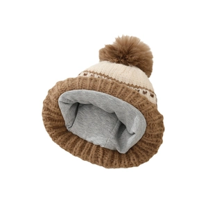 Winter-Strickmütze für Kinder mit braun-beigem Patchwork und flauschigem Kunstfell-Bommel