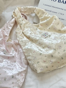 Pearlescent teddy bear print tote bags in pink and white velvet, set of two shoulder bags