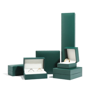 Elegante dunkelgrüne Schmuckverpackungsboxen für Ringe und Halsketten in vielen Größen
