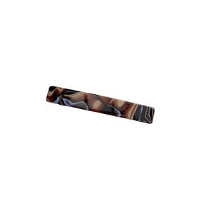Barrette à cheveux minimaliste en acétate avec motif marbré et texture écaille