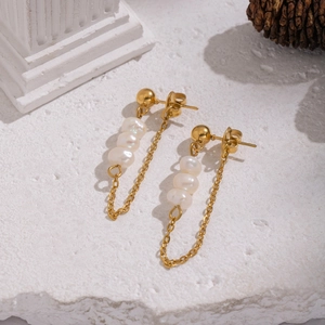 Elegant natural freshwater pearl tassel earrings in gold metal for daily wear