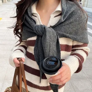 Écharpe Triangle En Tricot Pour Femmes Châle Rétro Couleur Unie Thermique Cache-Col Enveloppe D'Hiver Polyvalente Avec Patch En Cuir