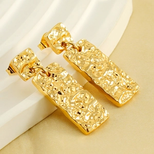 Vintage gold-plated hammered textured horseshoe drop earrings for women stylish jewelry