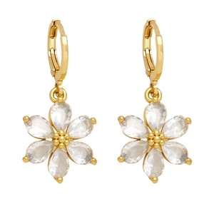 Detailansicht der goldenen Blumenohrringe mit sechsteiligen Kristallen und Klappbügel