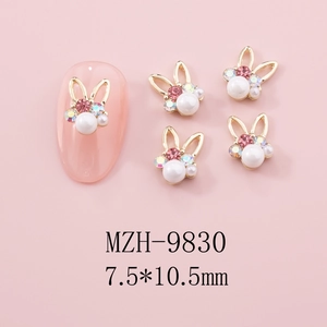 Detail von Hasen-Nagelkunst-Charm mit rosa Strasssteinen und weißen Perlen, 7,5x10,5 mm