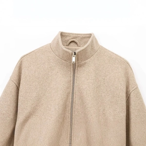 Giacca bomber casual da donna color cammello con colletto rialzato e texture morbida