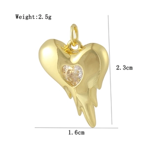 Detailed size view of a 18K gold-plated heart pendant with 2.3cm height and 1.6cm width