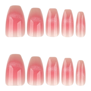 Faux ongles cercueil dégradé rose avec paillettes argentées et textures verticales