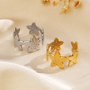 Anello Floreale Acciaio Inossidabile Placcato Oro 18K Apertura Regolabile Gioielli Floreali Opachi Spazzolati Per Donna
