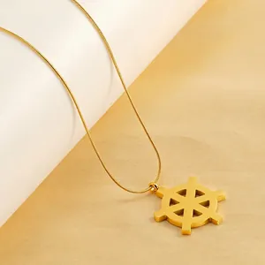 Collier Pendentif Boussole Gouvernail Acier Inoxydable Plaqué Or 18K Chaîne Serpent Bijoux Nautiques Minimalistes Pour Femmes