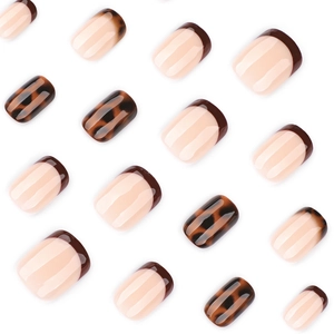 Faux ongles tortoise shell marron et french manucure carrés arrondis pour automne