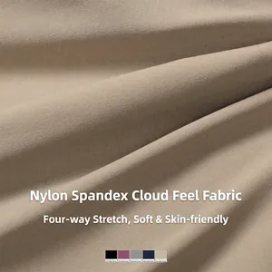 Ensemble de yoga beige en tissu doux cloud-feel avec stretch quadridirectionnel et respirant
