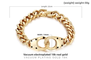 Detail view of 18K gold plated stainless steel hiphop bracelet with 22cm length and 19mm width