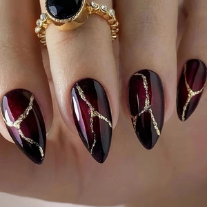 Mode Dunkelrot Mandel Künstliche Fingernägel Goldpuder Marmortextur Farbverlauf Falsche Nägel Für Damen Coole Mädchen Alltag