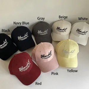 Casquettes de baseball structurées avec broderie disponibles en 8 couleurs variées