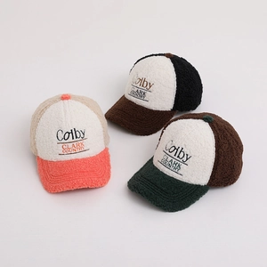 Warme Fleece-Baseballkappen für Kinder mit Buchstaben-Stickerei in drei Retro-Farben