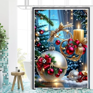 Rideau de douche de Noël avec boules argentées, bougies et scène de fête chaleureuse